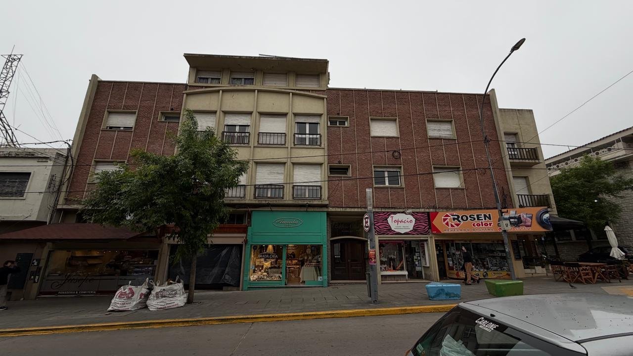 DEPARTAMENTO B° CENTRO - 3 DORMITORIOS - CON GAS NATURAL.-