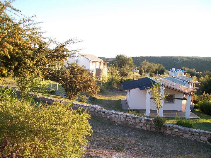 COMPLEJO CABAÑAS - SANTA ROSA -LA FALDA