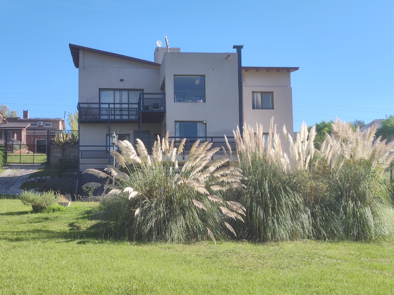 CASA B° CAÑADA - VILLA GIARDINO