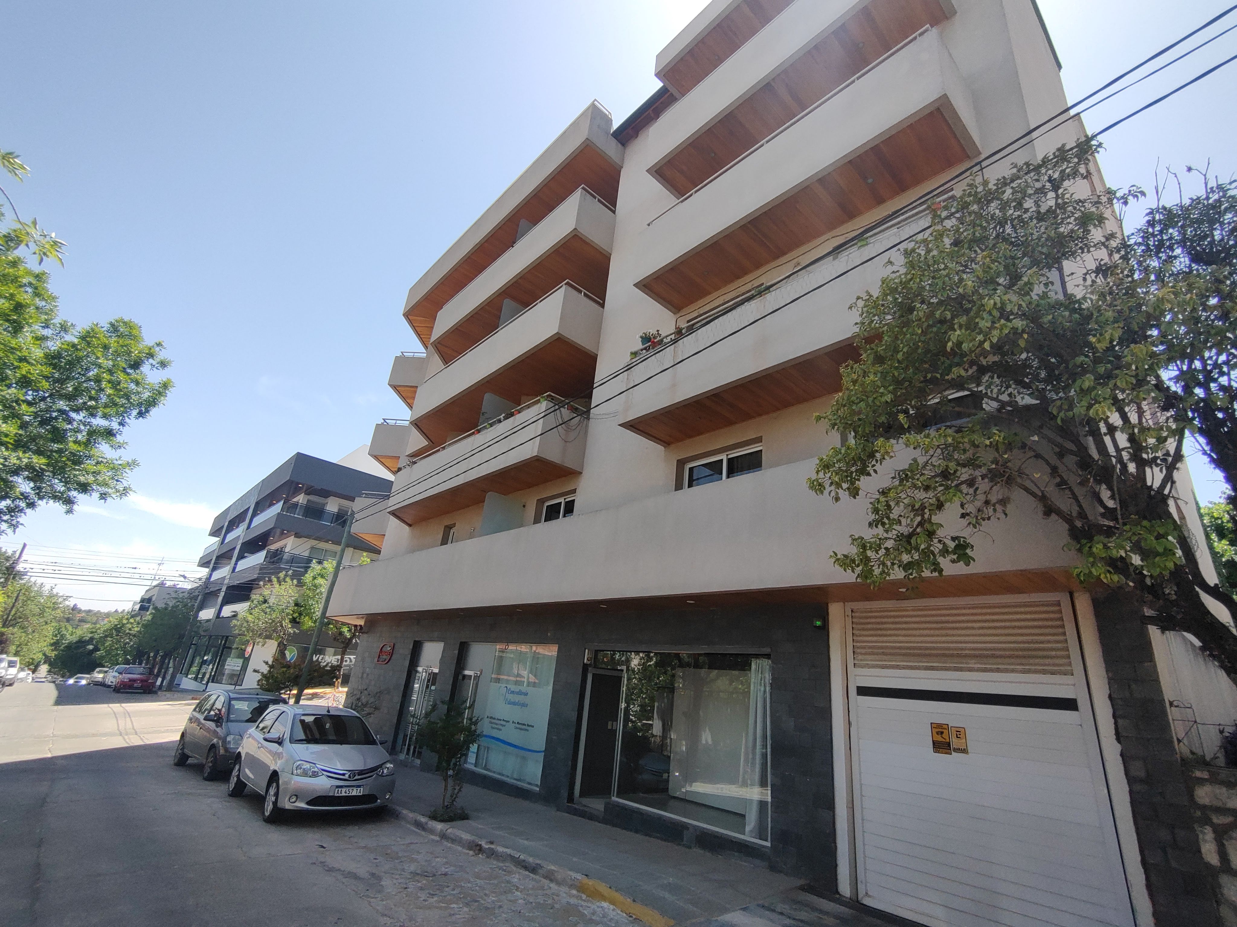 LOCAL COMERCIAL - CENTRO - LA FALDA.-