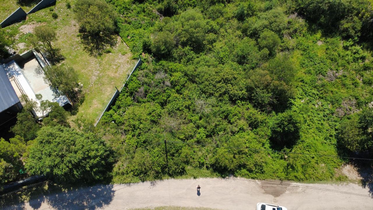 TERRENO B° HUERTA GRANDE PARQUE.-