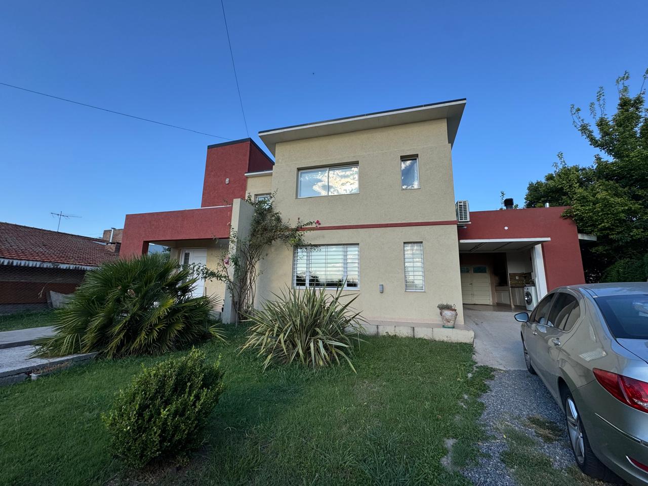 CASA - VILLA EDEN - LA FALDA.-