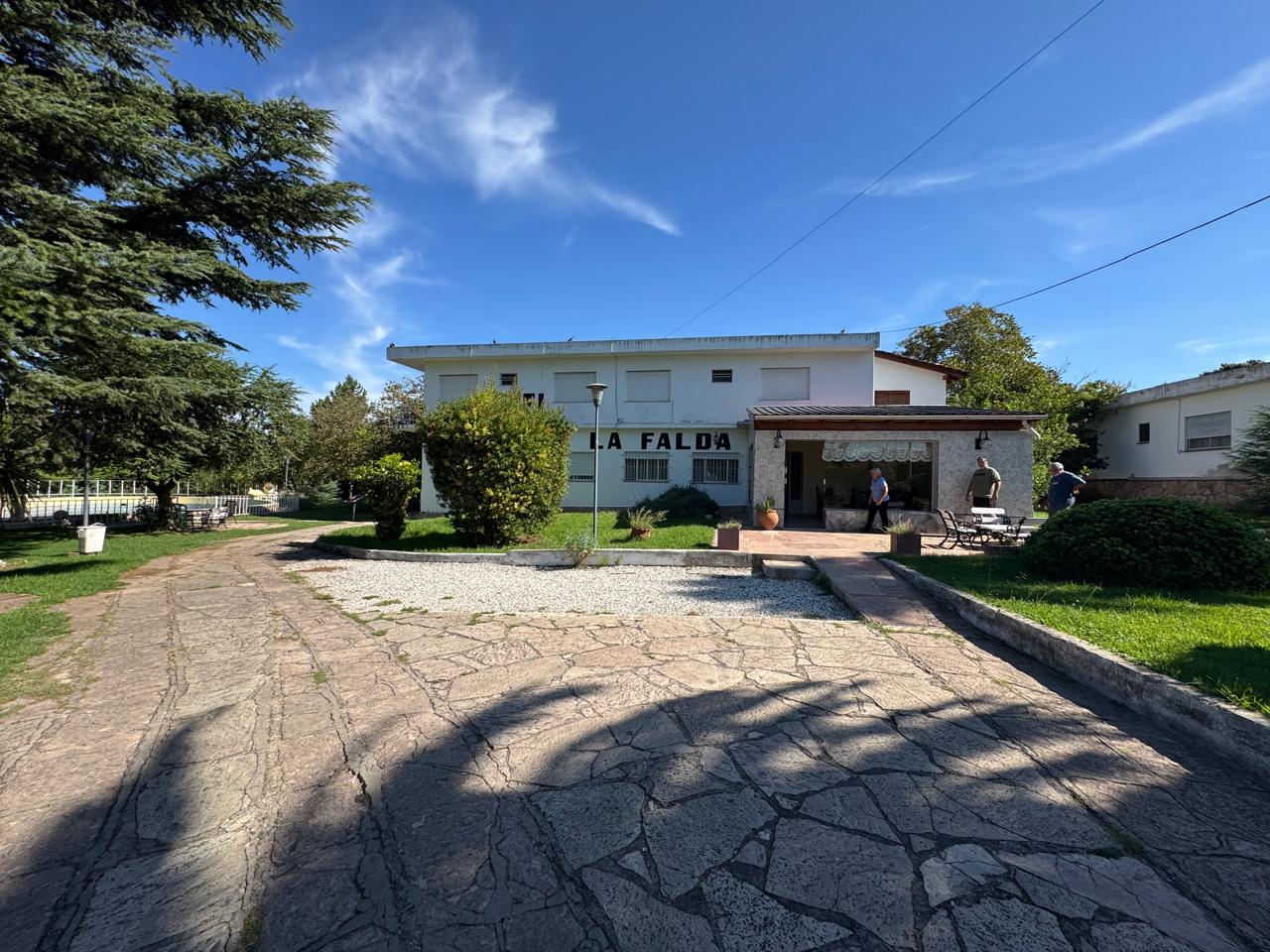 HOTEL - B° DOMINADOR - LA FALDA.-