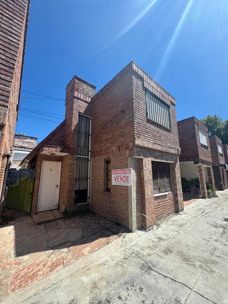 DEPARTAMENTO BARRIO PARQUE JARDIN - LA FALDA.-