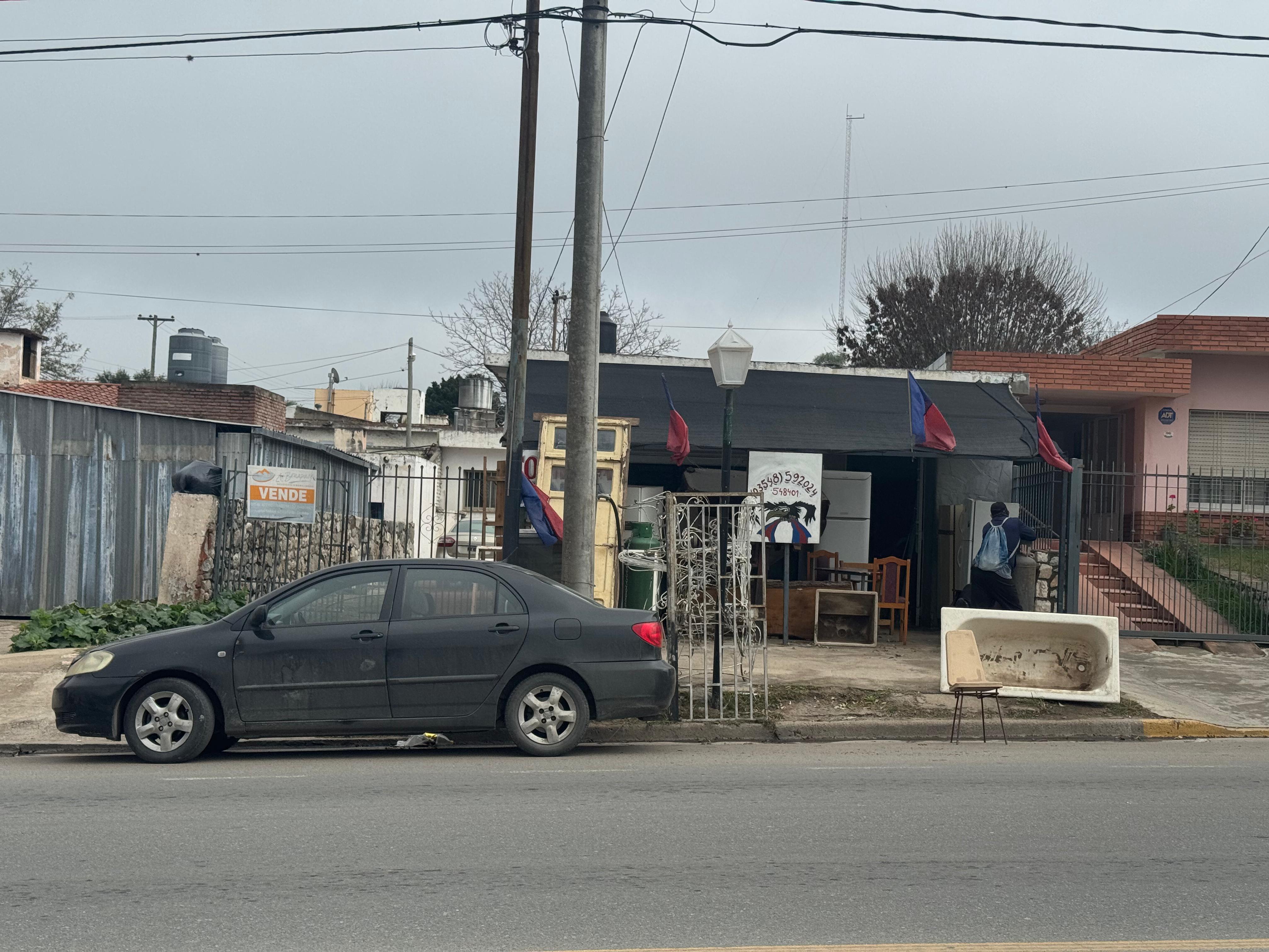 LOCAL COMERCIAL + CASA - RUTA NACIONAL 38.-