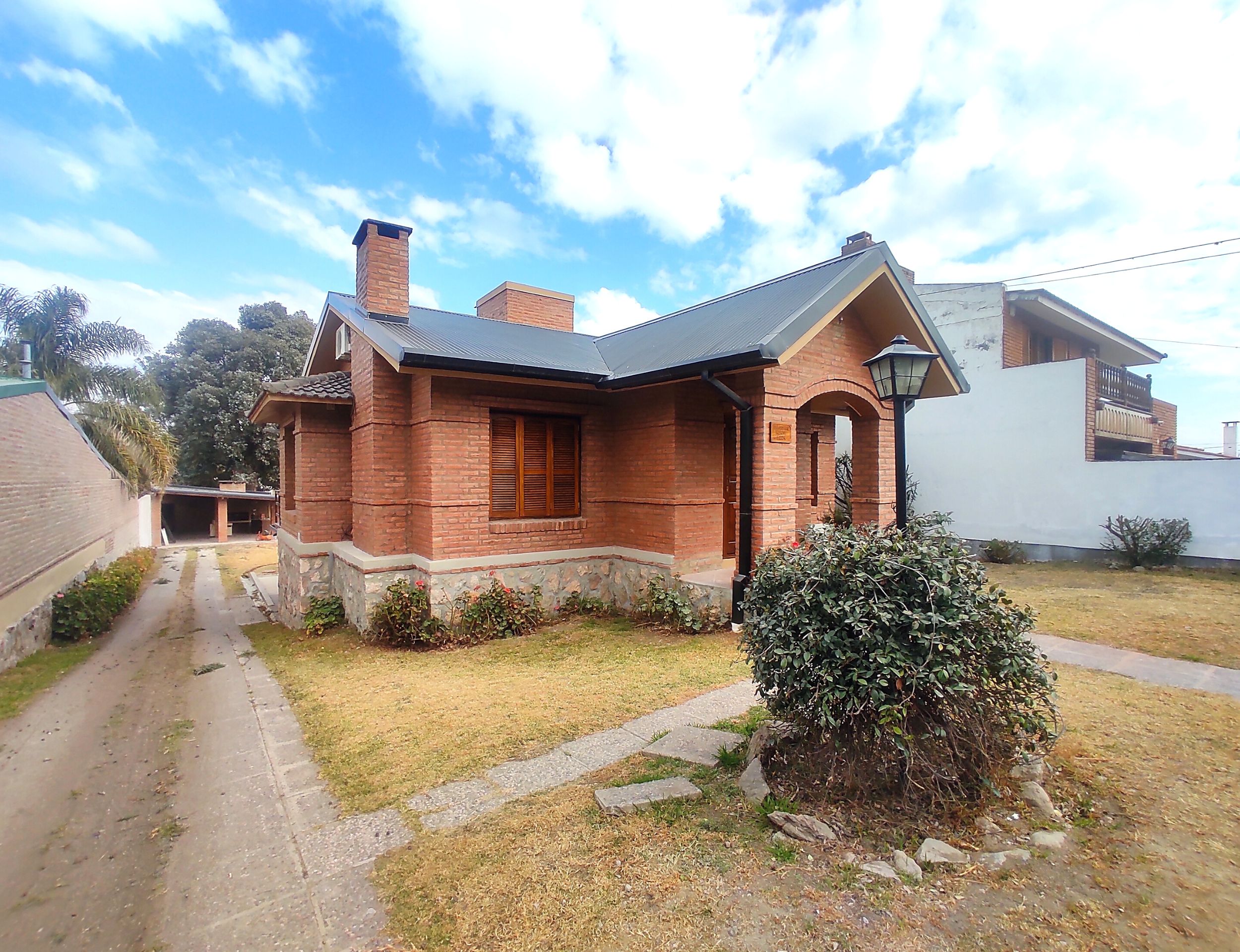 CASA B° VILLA EDEN - LA FALDA.-