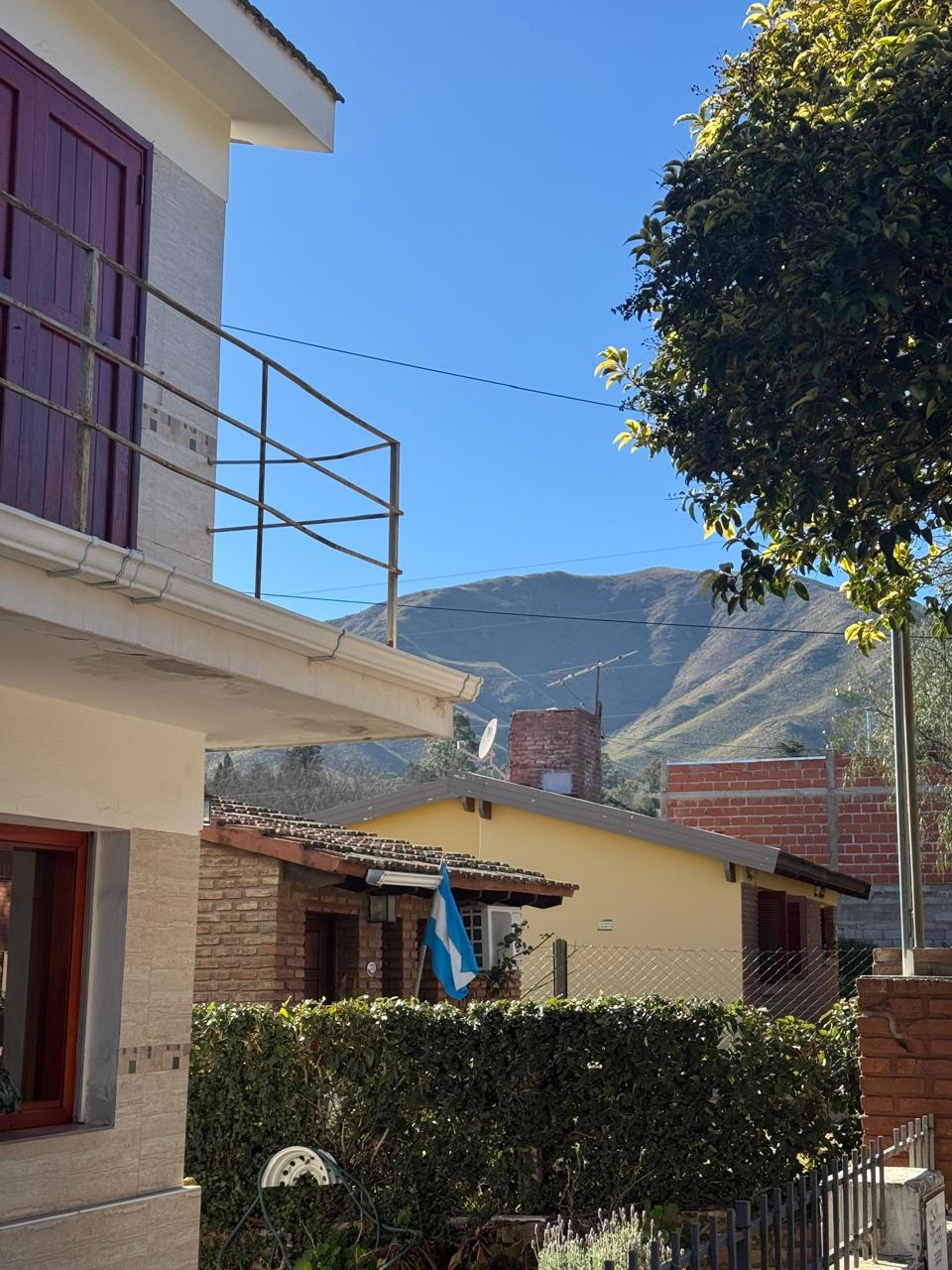 CASA B° VILLA EDEN - LA FALDA.-