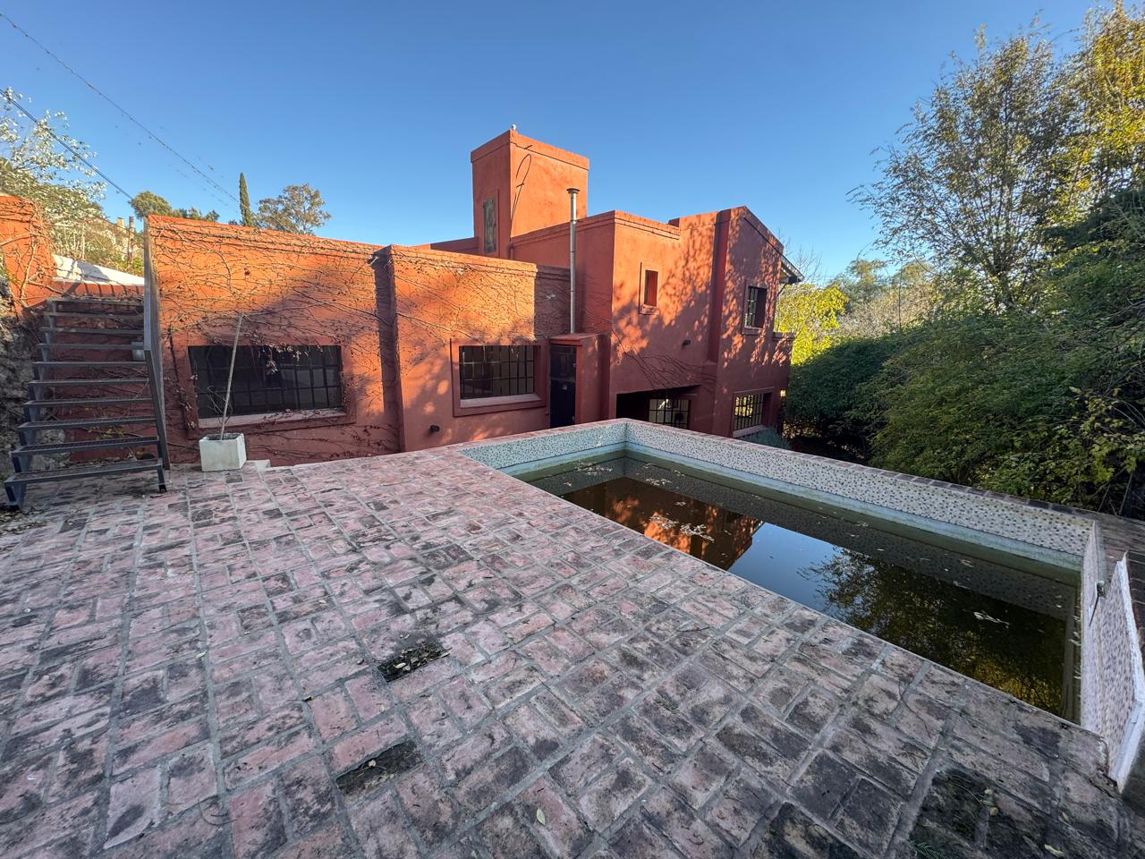 CASA B° GOLF - LA CUMBRE.-