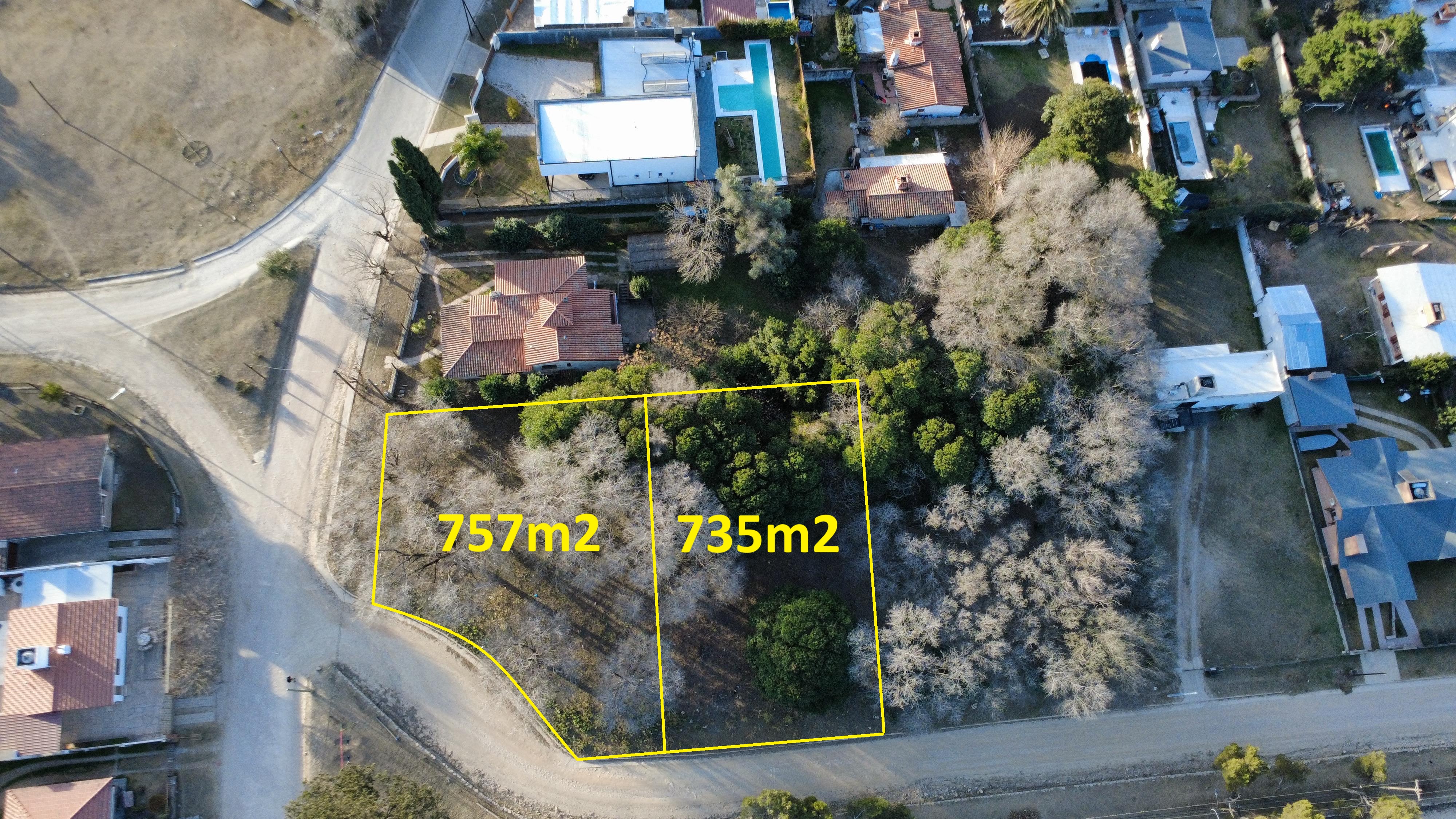 TERRRENOS B° EL DOMINADOR - LA FALDA.-