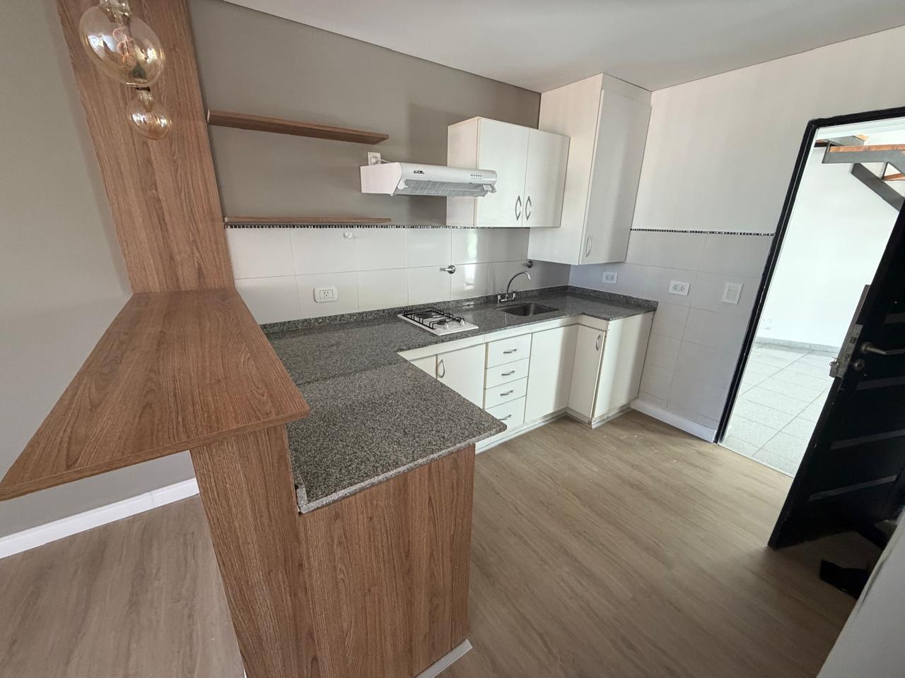 MONOAMBIENTE - B° CENTRO - LA FALDA.-