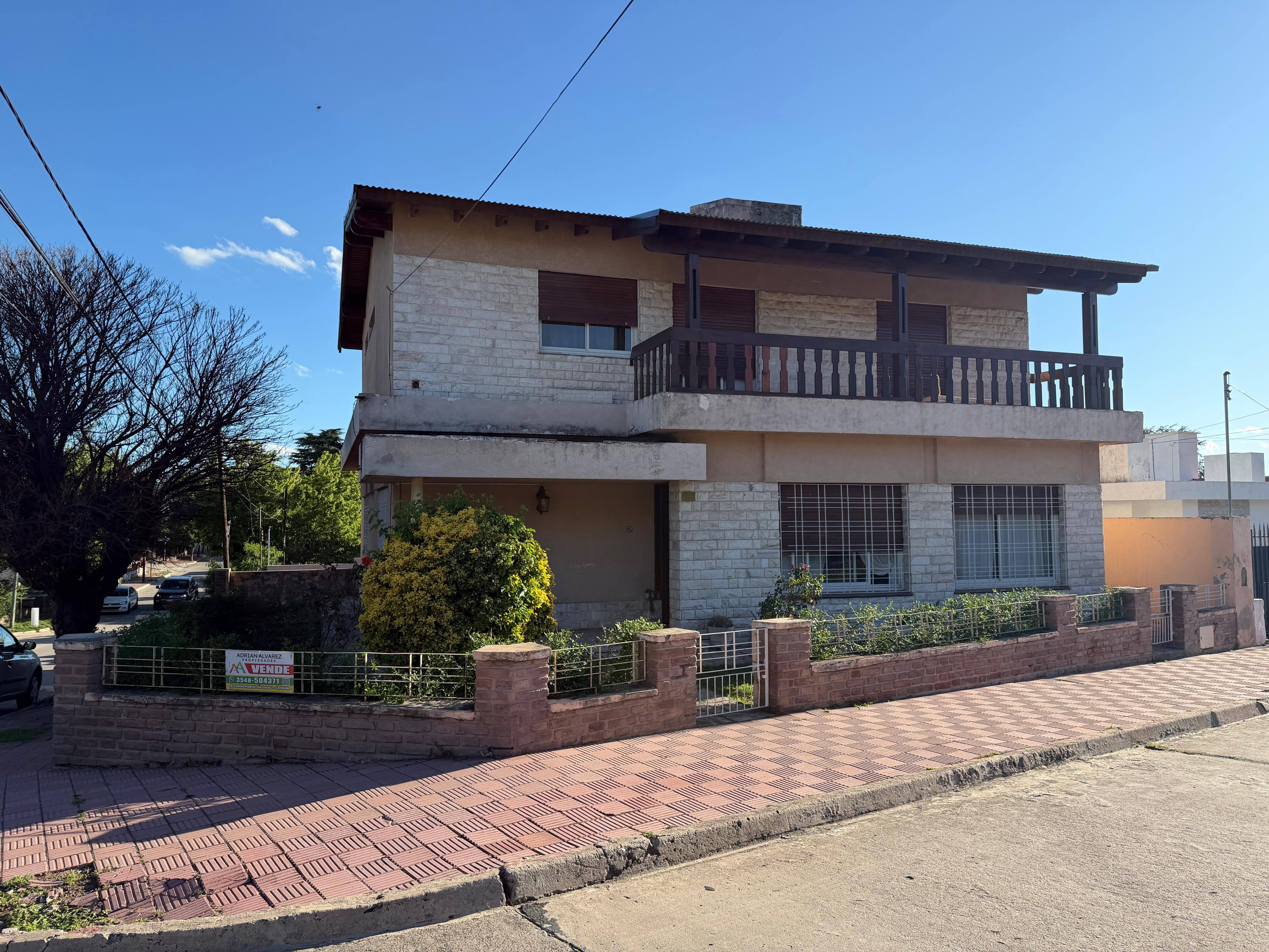 CASA B° VILLA EDEN - LA FALDA.-