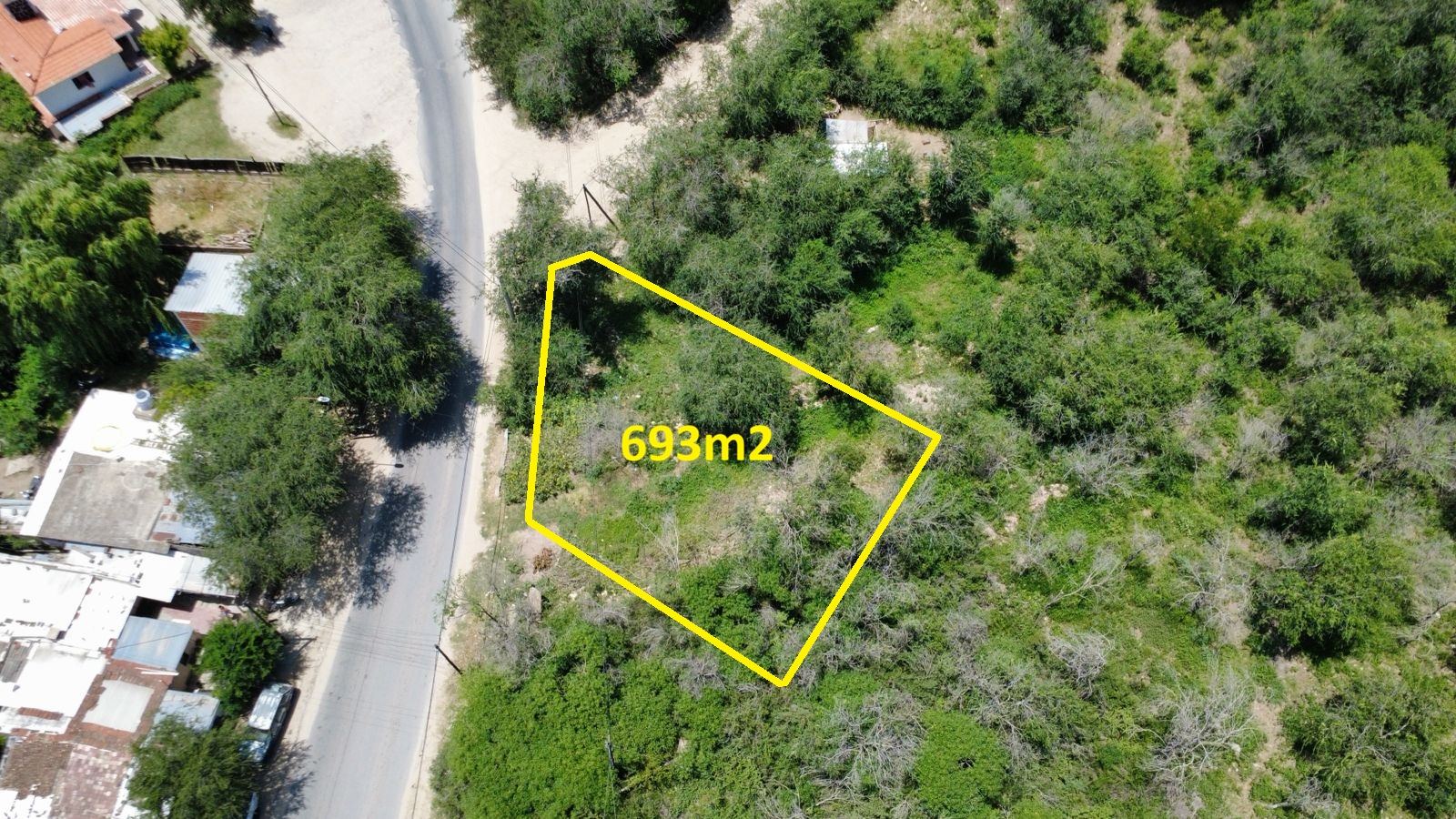 TERRENO - AV. ITALIA - LA FALDA.-