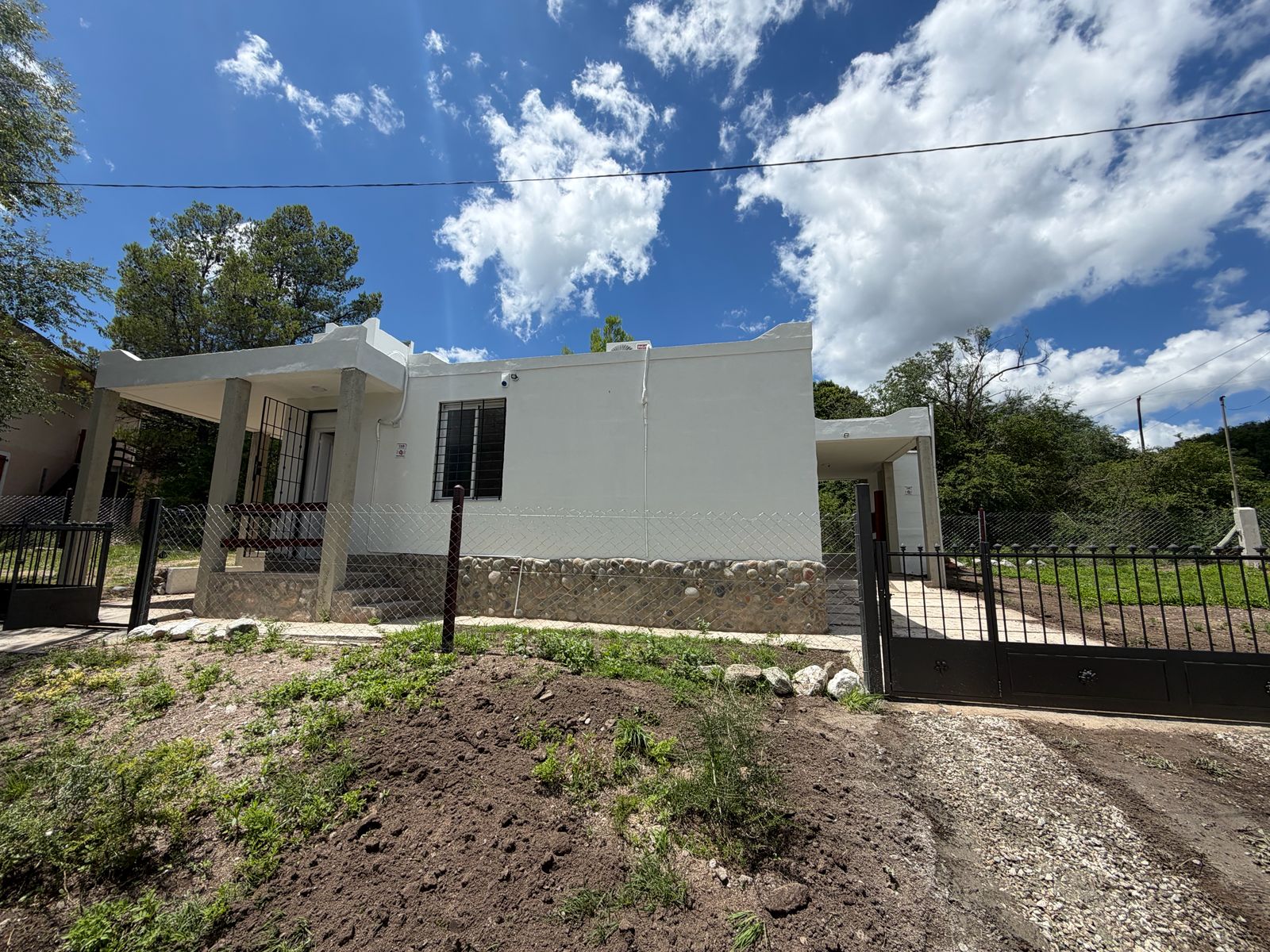 DOS CASAS B° BALCON DE PUNILLA - VILLA GIARDINO.-