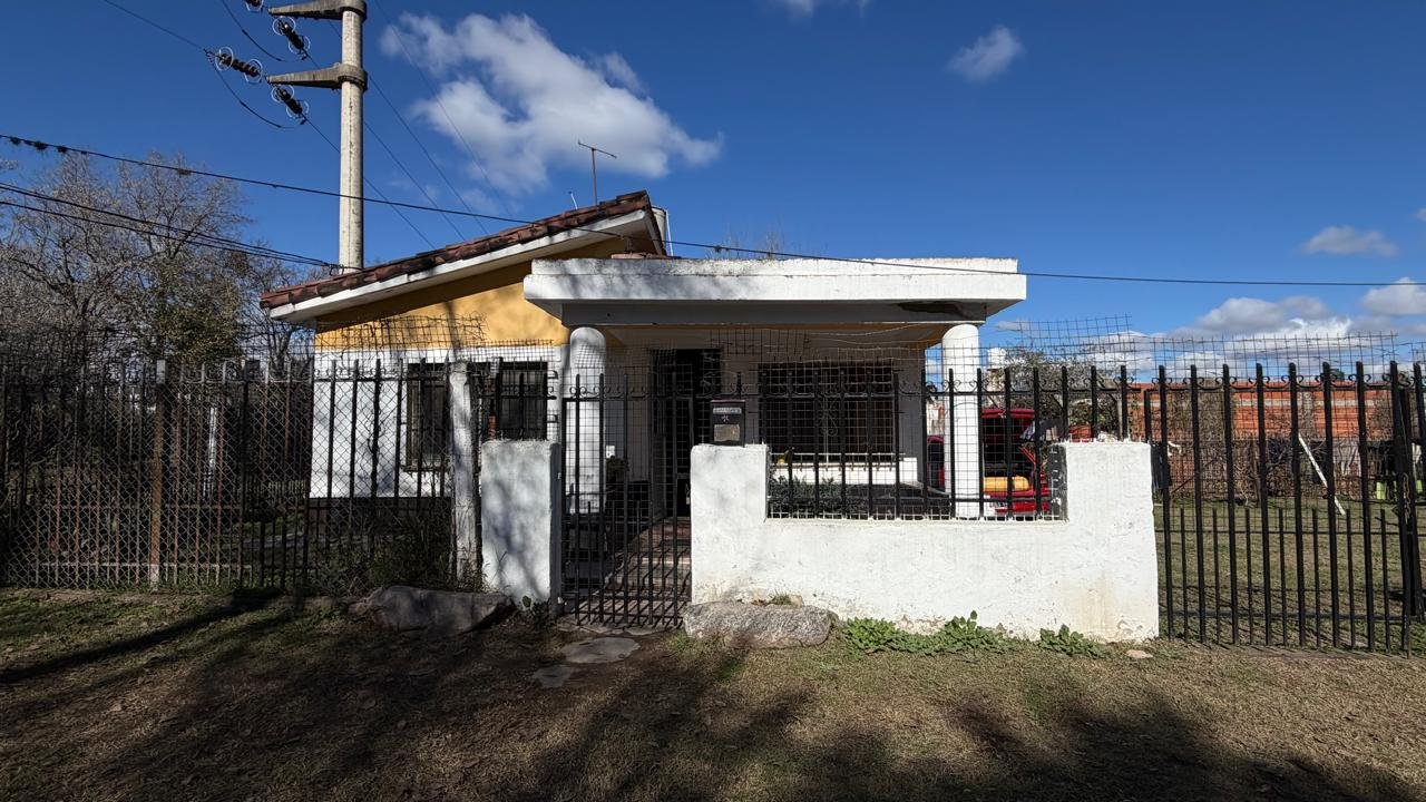 2 CASA B° PANAMERICANO - HUERTA GRANDE.-