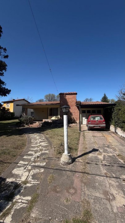 CHALET C/DEPARTAMENTO B° VERTIENTE THEA - VILLA GIARDINO.-