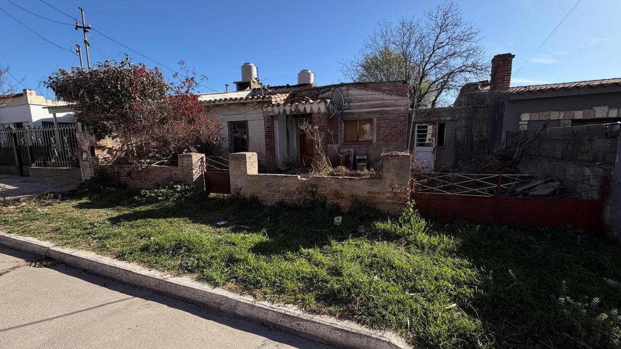 CASA A RECICLAR - VILLA GIARDINO.-