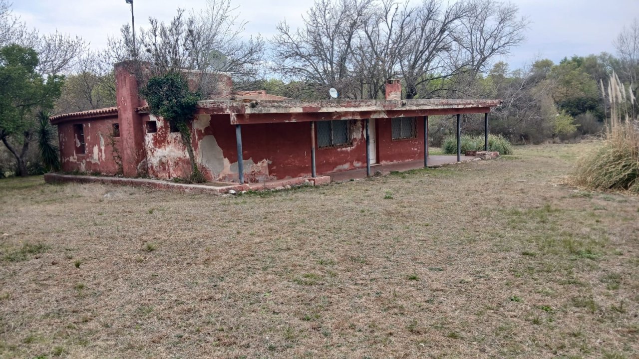 LOTE DE 2 HECTAREAS-CASA  A RECICLAR -VILLA GIARDINO