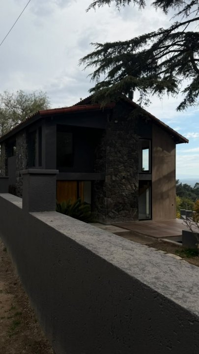 CHALET B° VILLA EDEN - LA FALDA.-